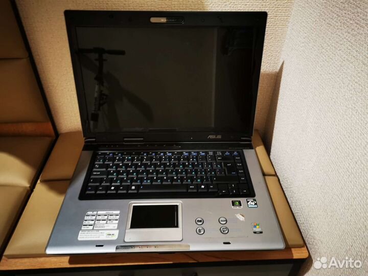 Ноутбук asus