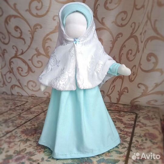 Кукла мусульманочка с хиджабом