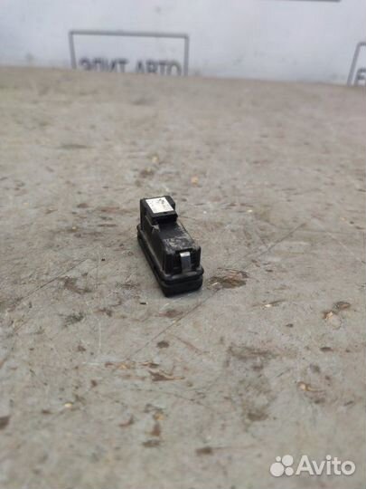 Кнопка открывания багажника Bmw 7 E66 2002