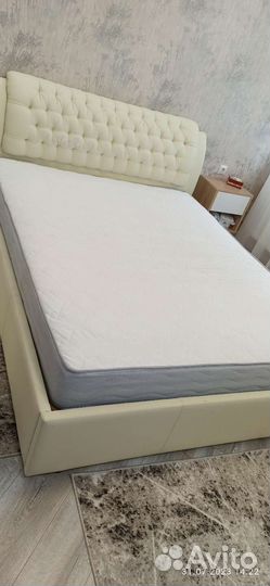 Кровать двухспальная с матрасом бу 160 200