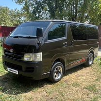 Toyota Hiace 2.5 MT, 2004, 300 000 км, с пробегом, цена 1 050 000 руб.