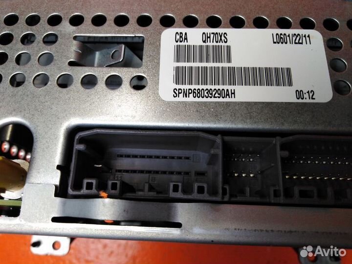 Магнитола Jeep Grand Cherokee WK2 3.6 бензин 2011