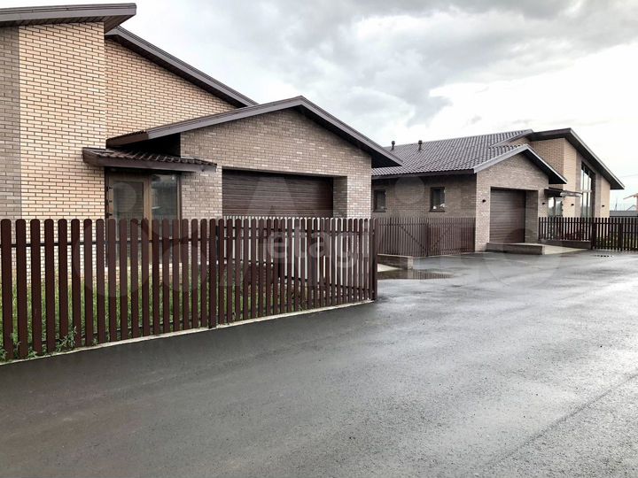 Дом 190 м² на участке 8 сот.