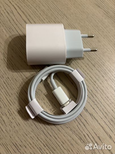 Зарядка на iPhone 20w