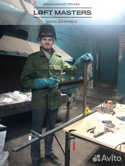 Стол для маникюрного салона