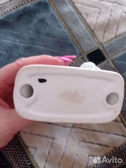 Статуэтка фарфоровая