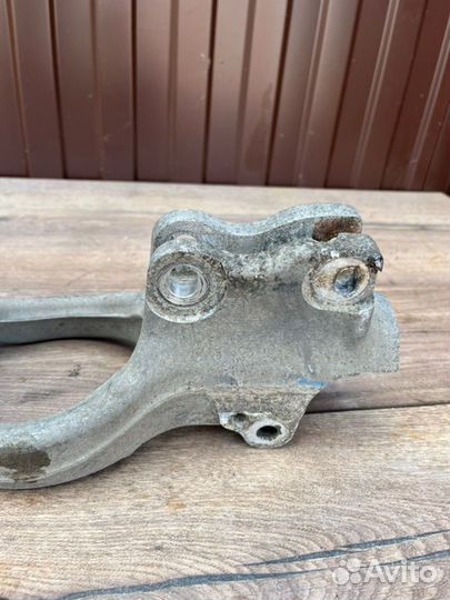 Кулак поворотный передний левый Opel Astra Gtc J