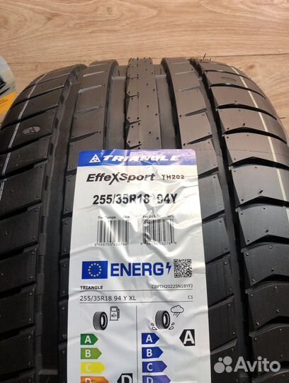 Triangle EffeXSport TH202 255/35 R18 95W