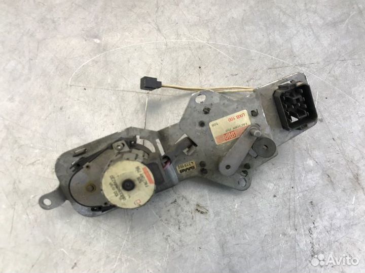 Моторчик заслонки отопителя Saab 9000 YS3C B234