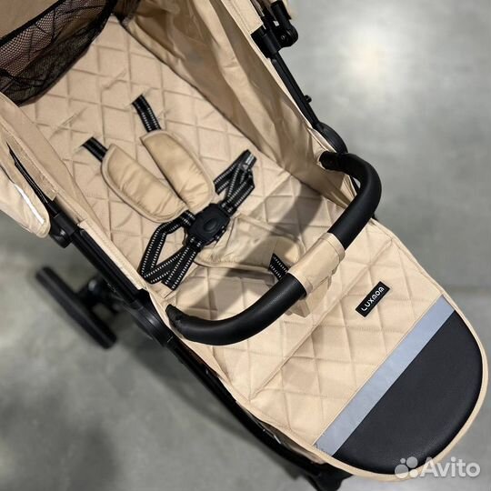 Прогулочная коляска новая