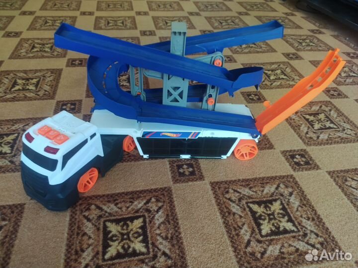 Машина трек хот вилс