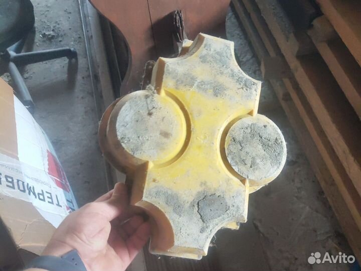 Форма для садовой плитки