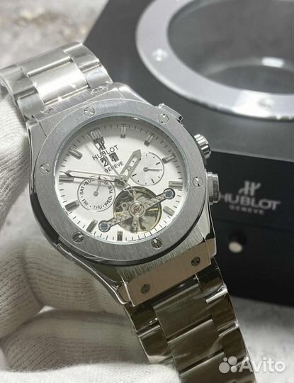 Новые мужские часы Hublot