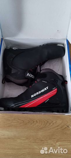 Лыжи,палки,ботинки (комплект )