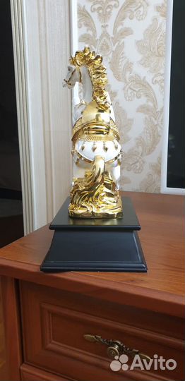 Сувениры статуэтки