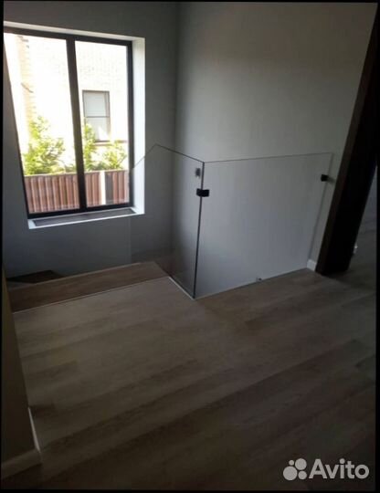 Стеклянные перила для лестниц