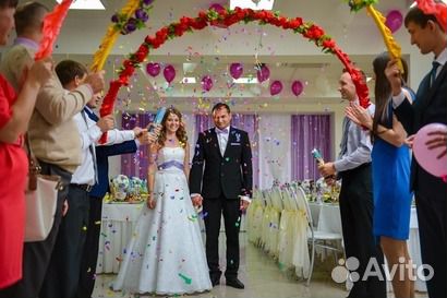 Ведущий - тамада (вокал) и ди-джей