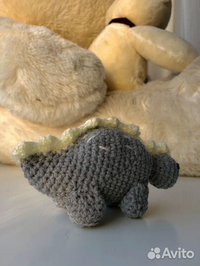 Динозаврик вязаный