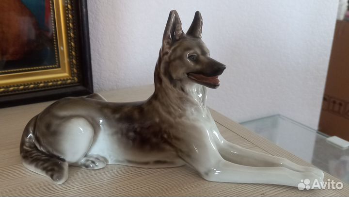 Фарфоровая статуэтка