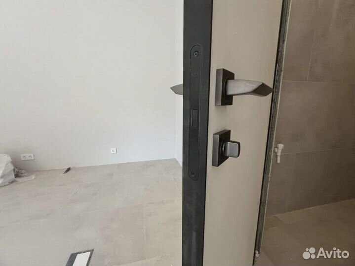 Скрытая дверь под покраску