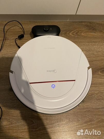 Робот рылесос Медеа Midea