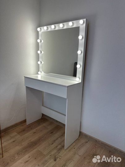 Стол визажиста бровиста бу гримерный стол