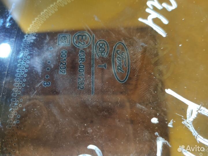 Стекло кузовное глухое левое для Ford Focus 1