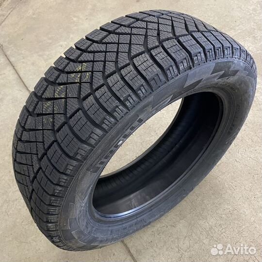 Pirelli Ice Zero FR 215/60 R16 99H