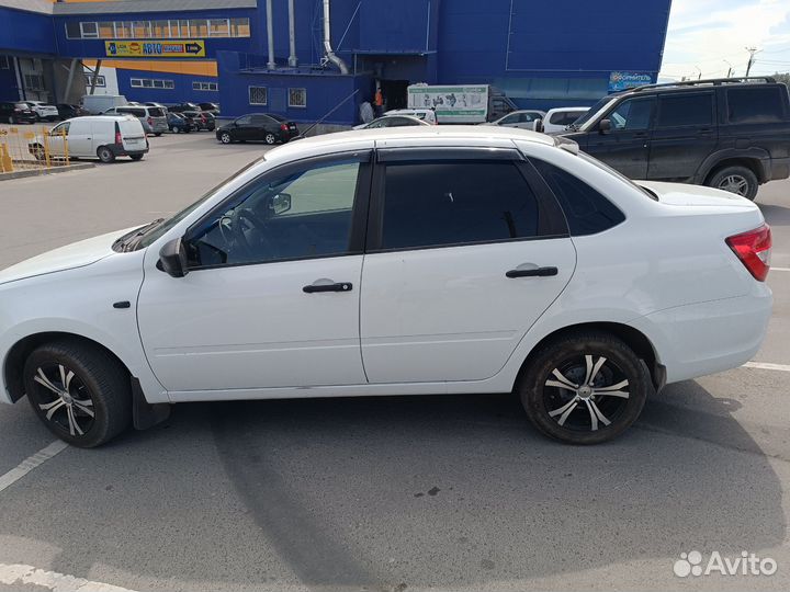 LADA Granta 1.6 МТ, 2015, 130 000 км