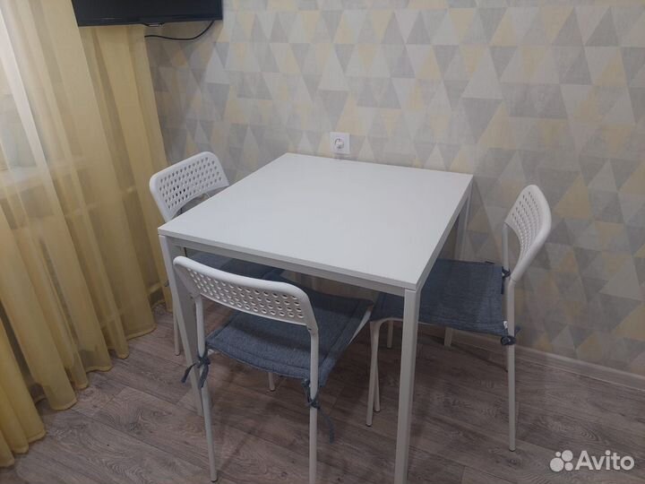 Кухонный стол и стулья бу IKEA