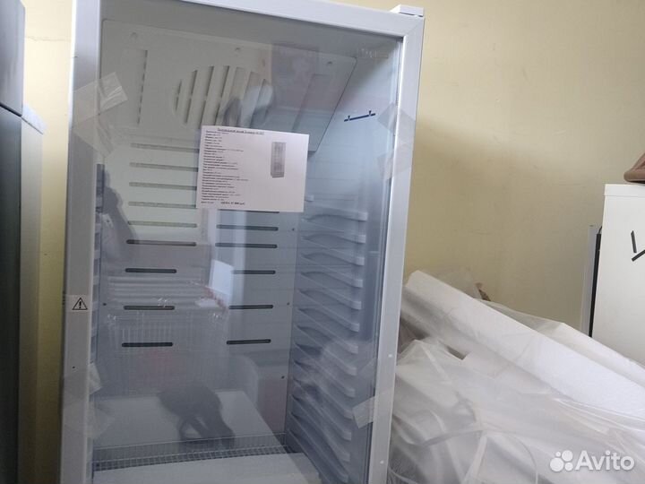 Холодильный шкаф