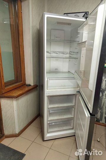 Холодильник Leran CBF 203B NF