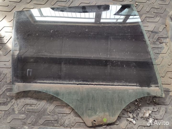 Стекло заднее правое Renault Megane 2 2007