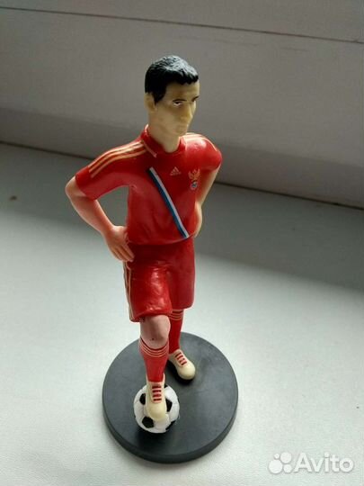 Настольная фигурка