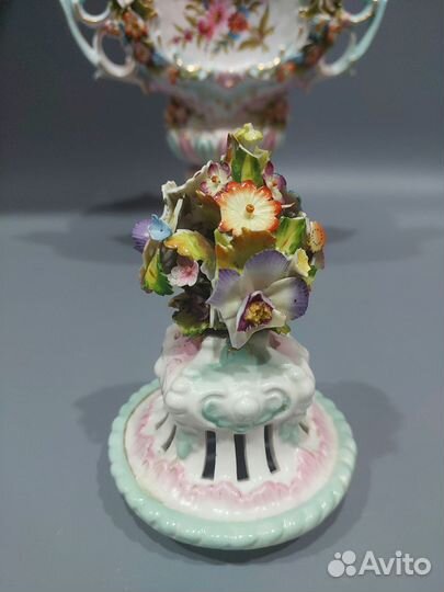 Антикварная ваза