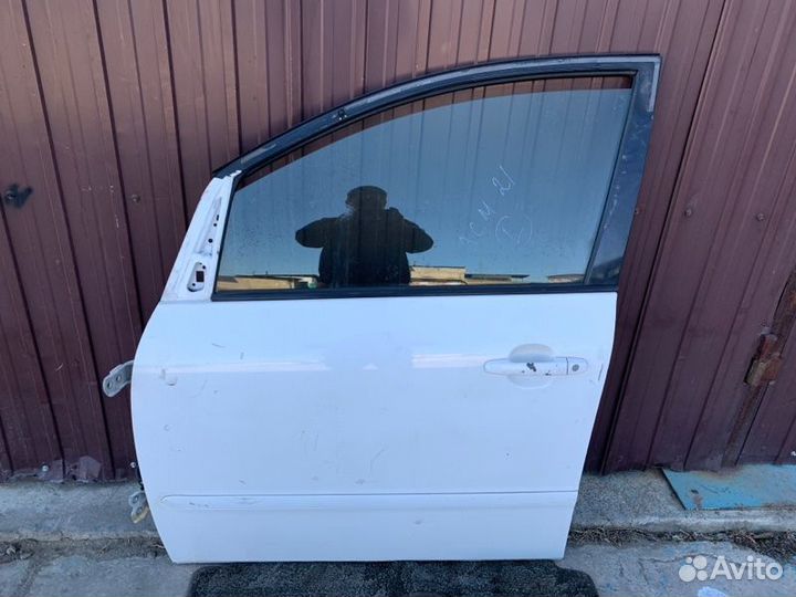 Стекло боковое переднее левое Toyota Ipsum ACM21W