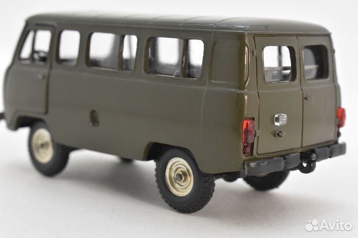 УАЗ 452 А41 модель 1:43 СССР