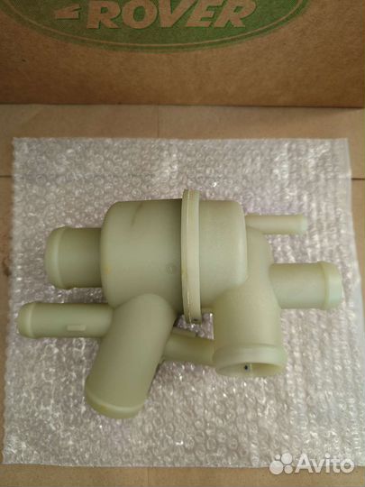 Термостат LR009562 2.7D RR discovery 3 оригинал