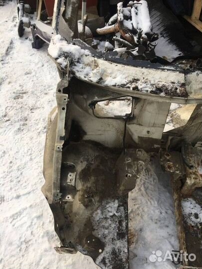 Лонжерон передний правый Volkswagen Transporter