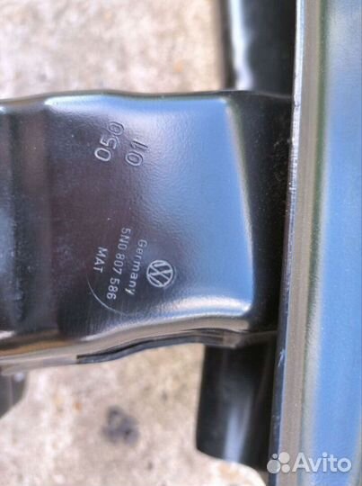 Усилитель бампера Volkswagen Tiguan I 2007-2016г