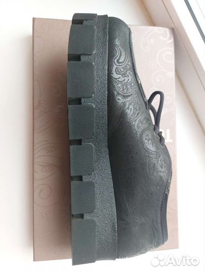 Обувь женская 38 размер