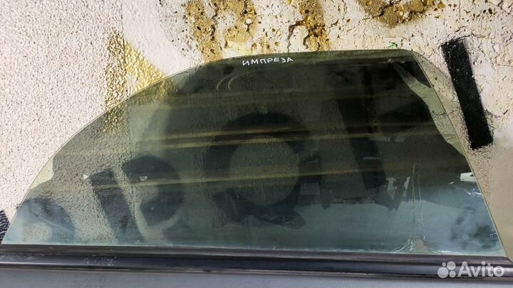 Стекло боковое заднее правое Subaru Impreza (GD) 2