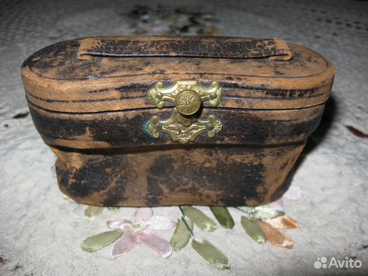 Антикварный театральный бинокль в родном чехле