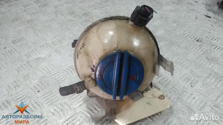 Бачок расширительный Volkswagen Passat B6 2008