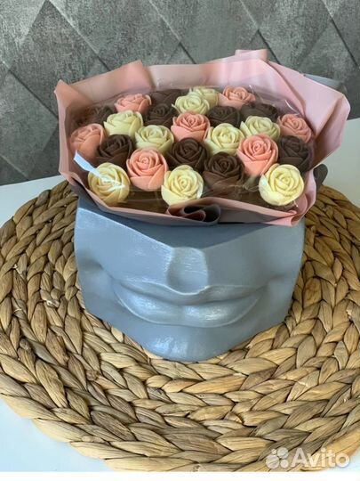 Букет роз, сердечки из бельгийского шоколада