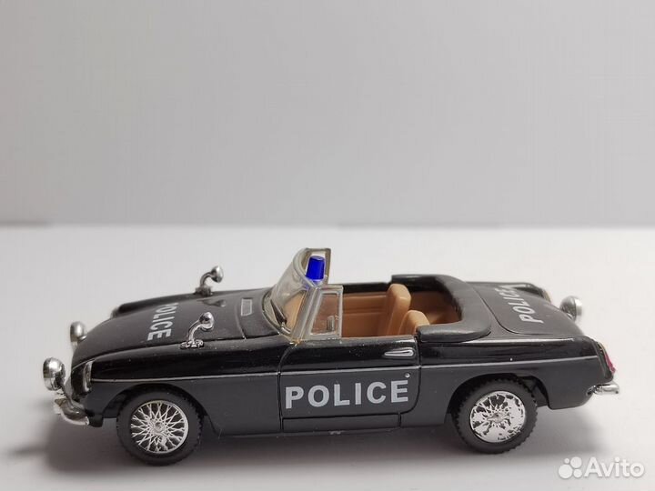 MGB cabriolet police (cararama) 1/43