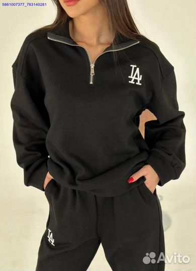 Спортивный костюм женский