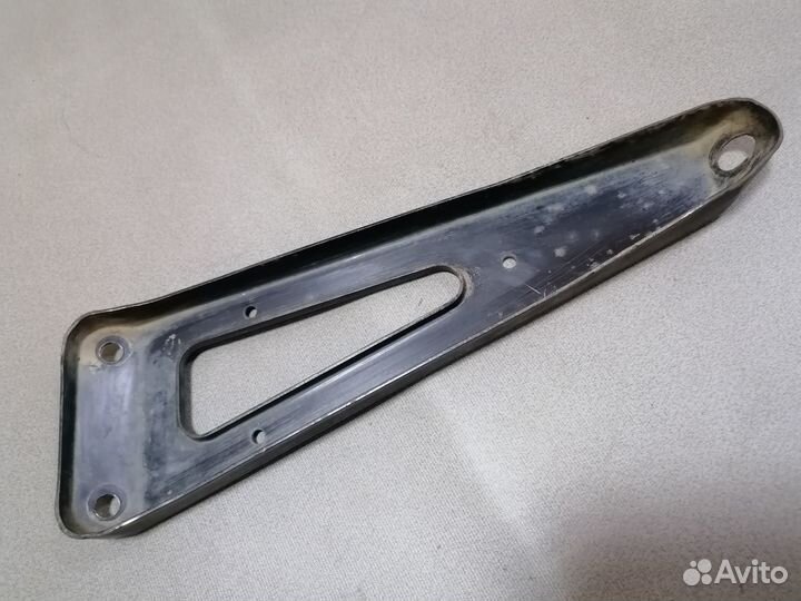 Кронштейн впускного коллектора Daewoo Nexia