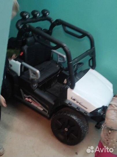 Детский электромобиль