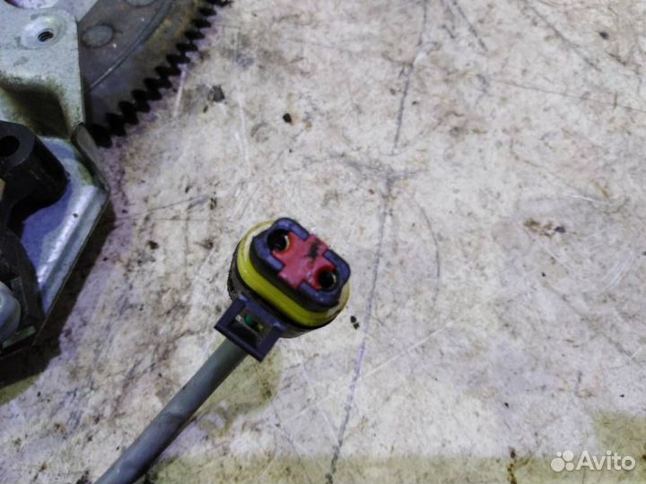 Стеклоподъемник электрический передний правый